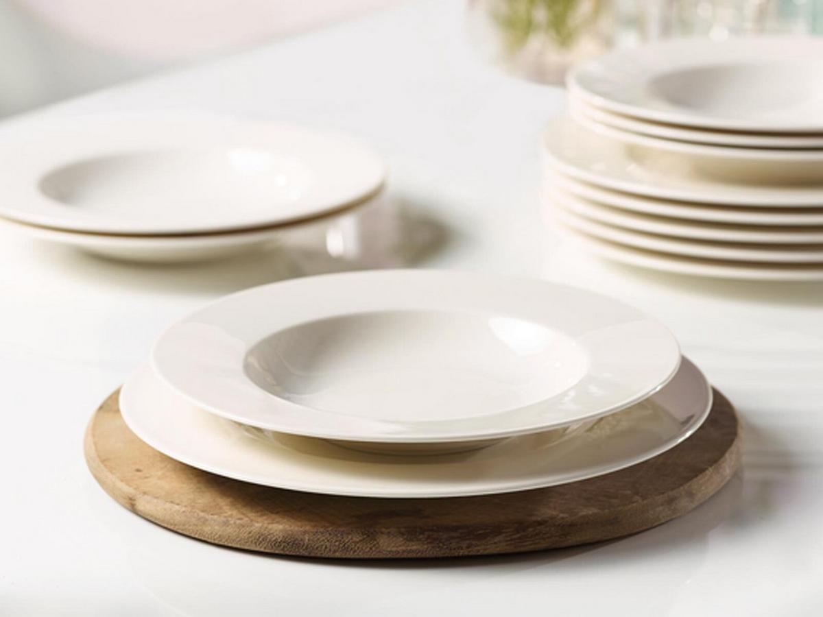 TAFELSERVICE Basic White weiß 12-tlg. - Weiß, Keramik (2/2/2cm) - vivo | Villeroy & Boch Group