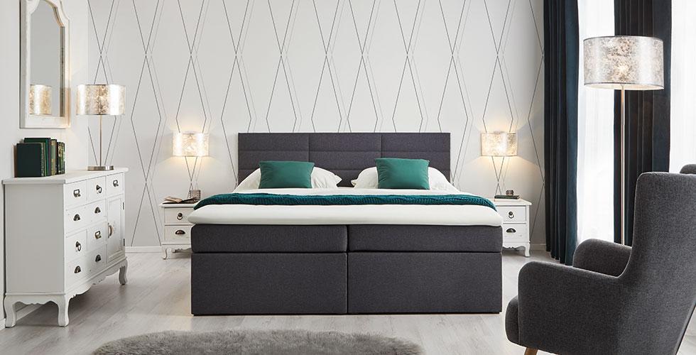 LED-Wandleuchte mit Chrom-Elementen von mömax.