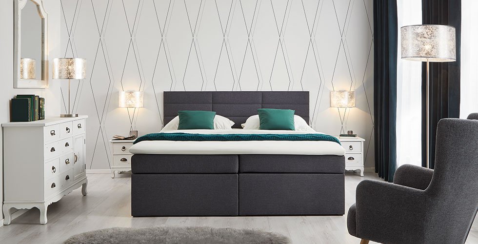LED-Wandleuchte mit Chrom-Elementen von mömax.