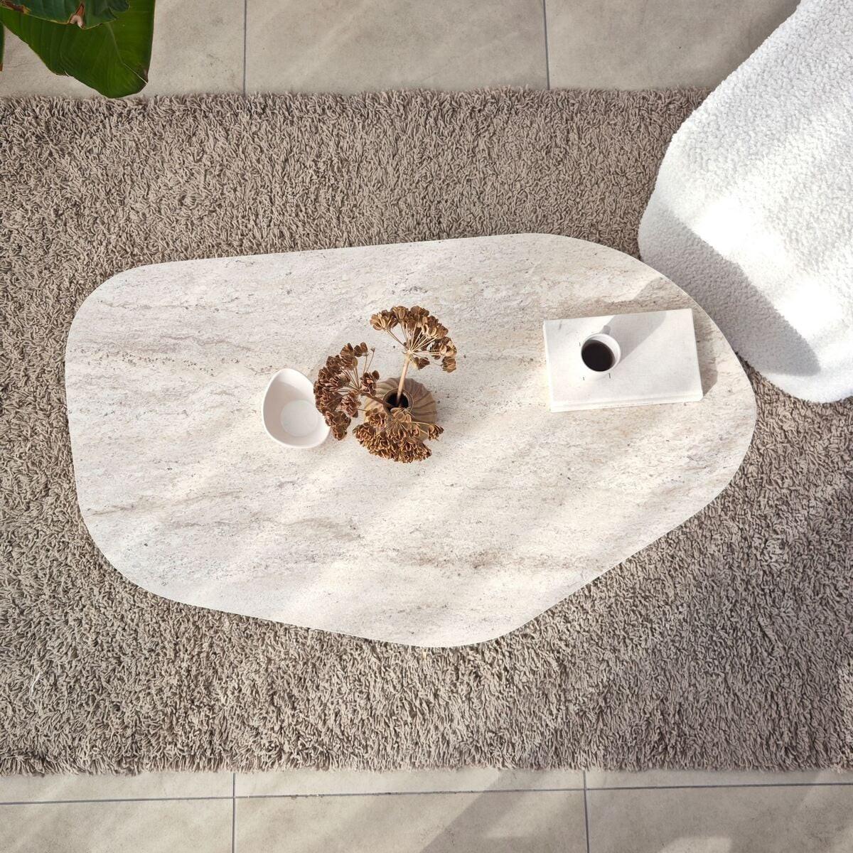 COUCHTISCH mit organisch geformter Tischplatte und breiten Beinen 100/60/35 cm - Beige, Holzwerkstoff (66/60/35cm) - Calicosy