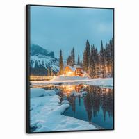LEINWAND Bilder mit Rahmen - Winterlandschaft - Natur - Haus - Berge - Schnee - 50x70 - Hellblau, Textil (50/70cm) - MuchoWow