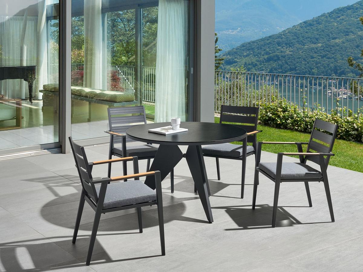 GARTENTISCH Glas Schwarz Olmetto - Schwarz, Metall (110/110/74cm) - Beliani