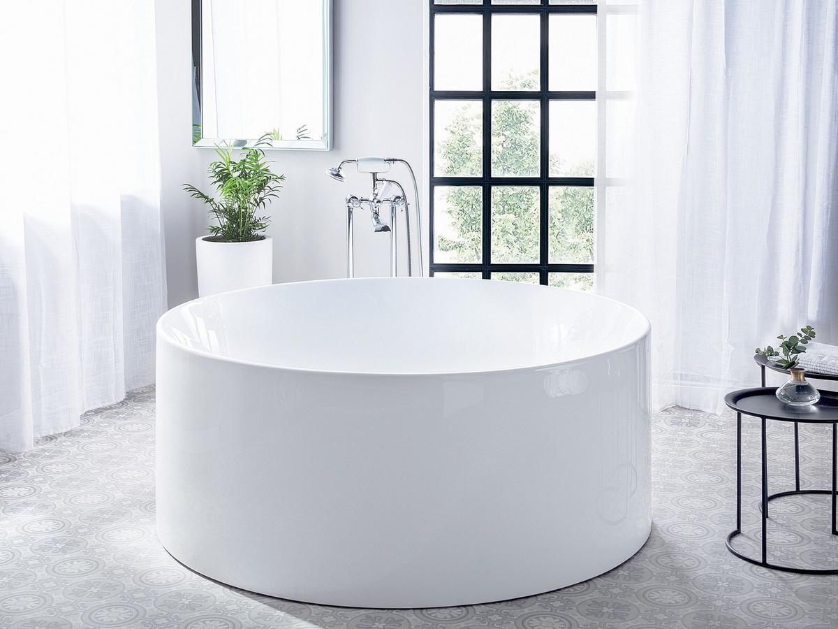 BADEWANNE FREISTEHEND 140x140x58 cm weiß Ibiza - Weiß, Kunststoff (140/58/140cm) - Beliani