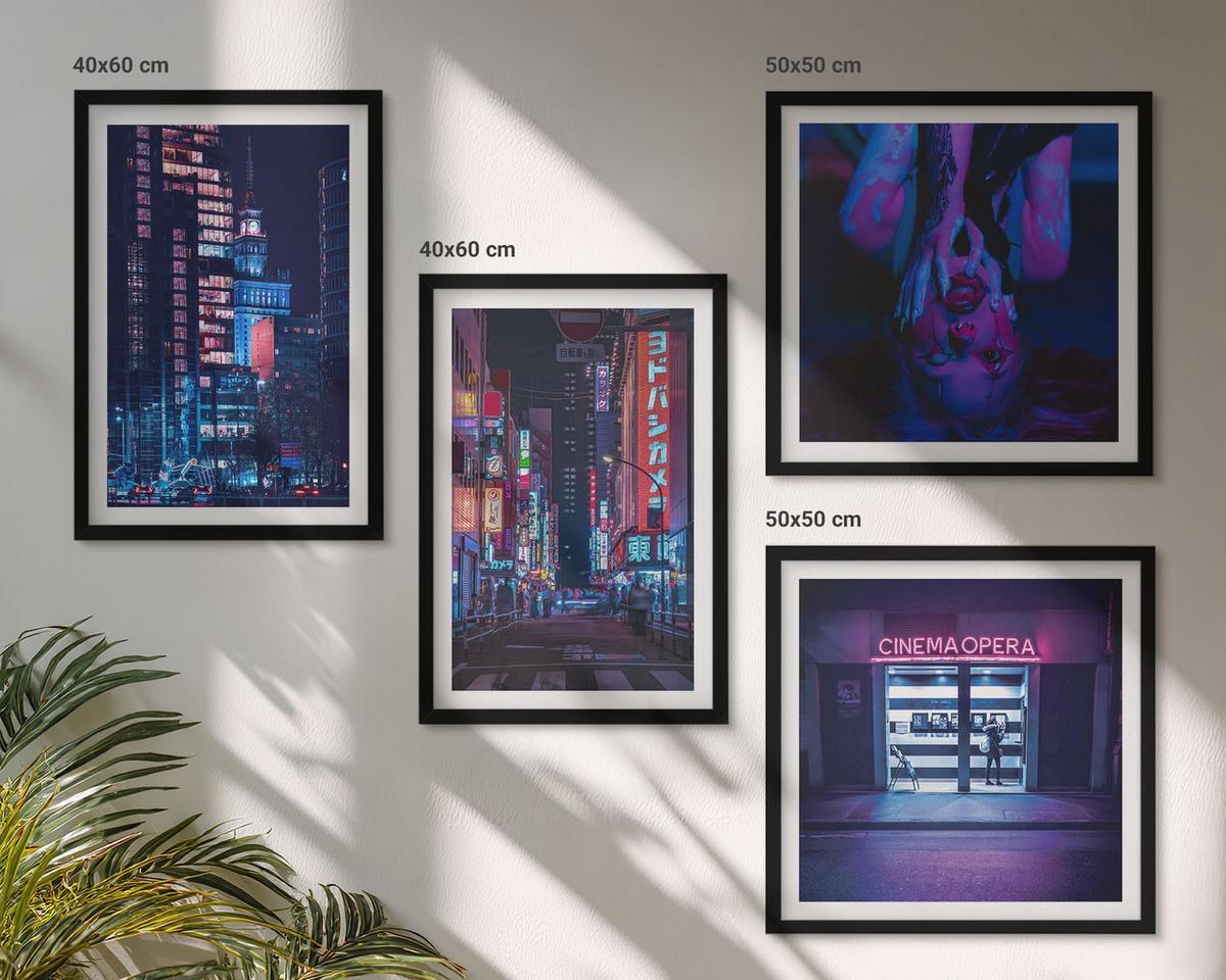 BILDER SET 4er Set - 50x50 cm & 40x60 cm Schwarzer Rahmen - Nachtstadt mit Neonlichtern - Schwarz, Kunststoff (50/50cm) - TULUP
