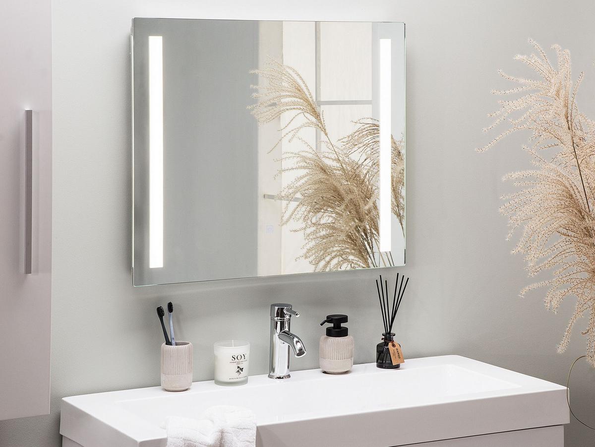 BADSPIEGEL mit LED-Beleuchtung rechteckig 60/70 cm Lirac - Silberfarben, Glas (70/60/4cm) - Beliani
