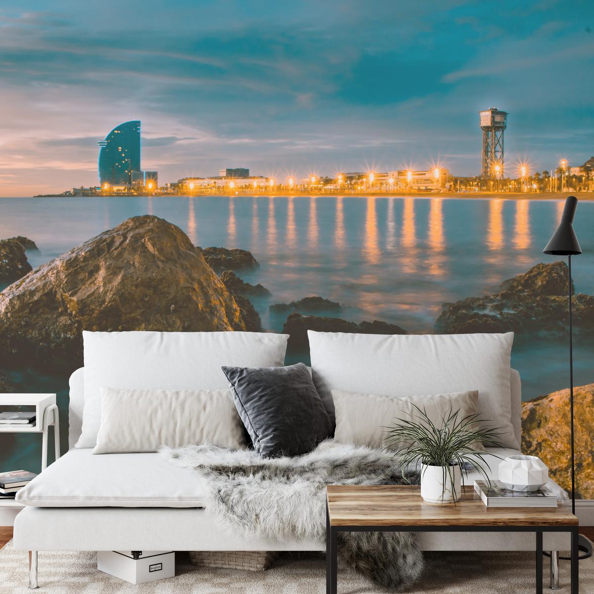 FOTOTAPETE für Wohnzimmer Barcelona Küste Nacht Meer Felsen 150x105 - Blau, Papier (150/105cm) - Muralo
