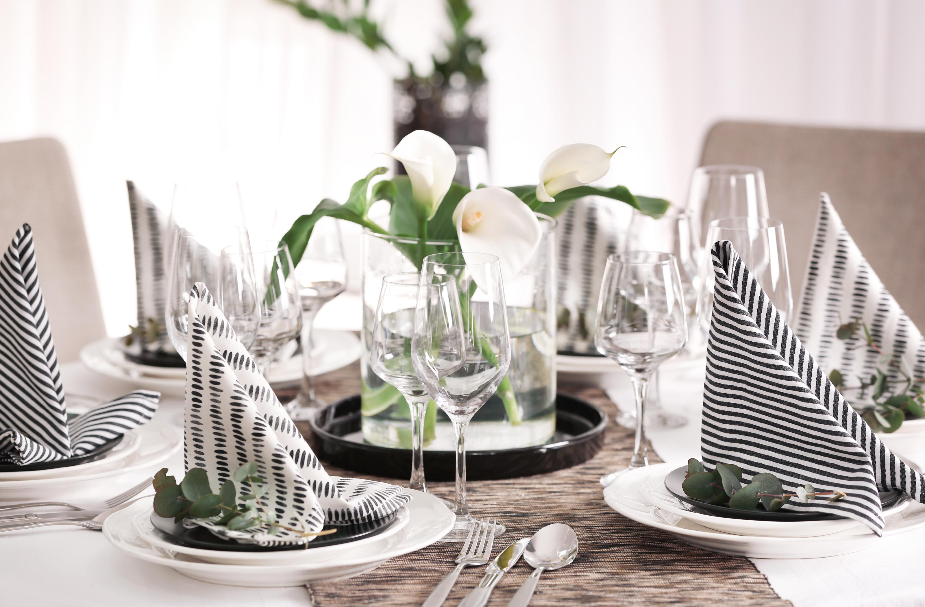 Serwetki jako dekoracja stołu