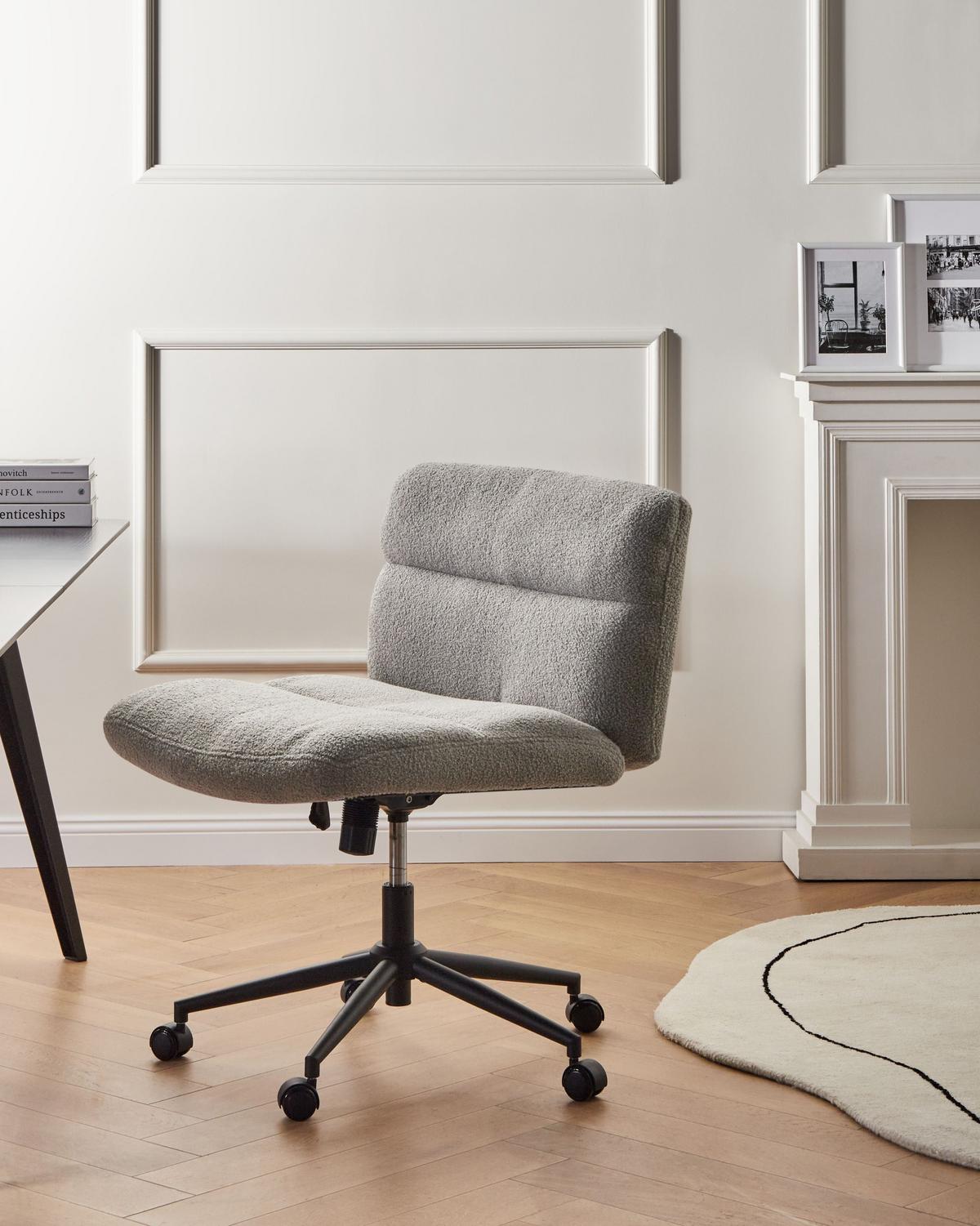 SCHREIBTISCHSTUHL Bouclé Hellgrau Catlin - Hellgrau, Textil (64/80/68cm) - Beliani