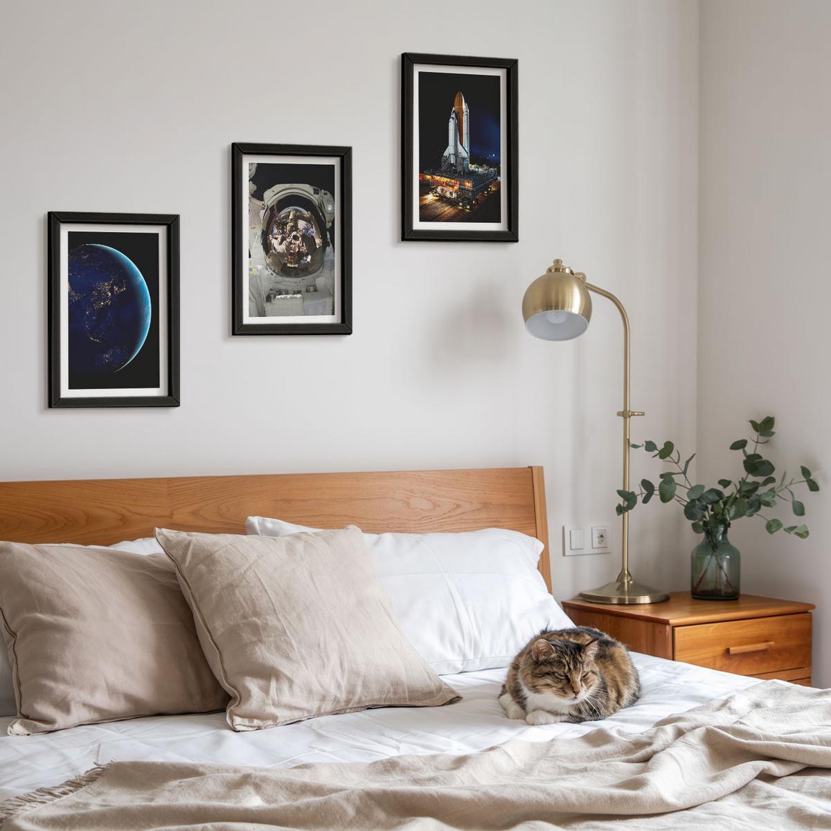 BILDER SET 3er Set - 20x30 cm Schwarzer Rahmen - Weltraum Erde Astronaut Rakete - Schwarz, Kunststoff (20/30cm) - TULUP