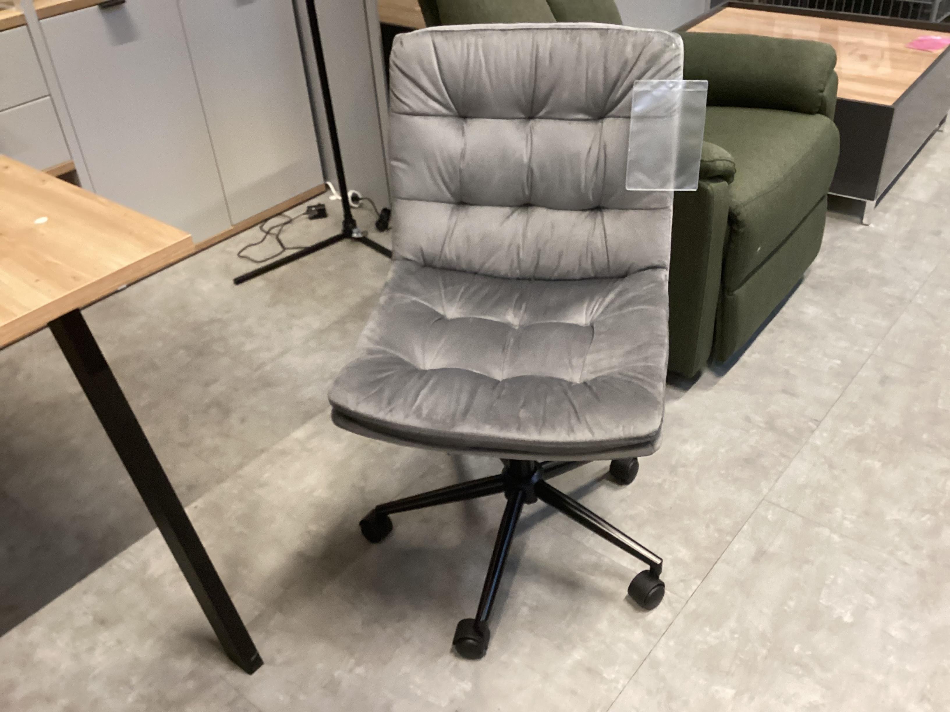 CSEPEL OUTLET FORGÓSZÉK EASY II -EXKLUSIV- 
