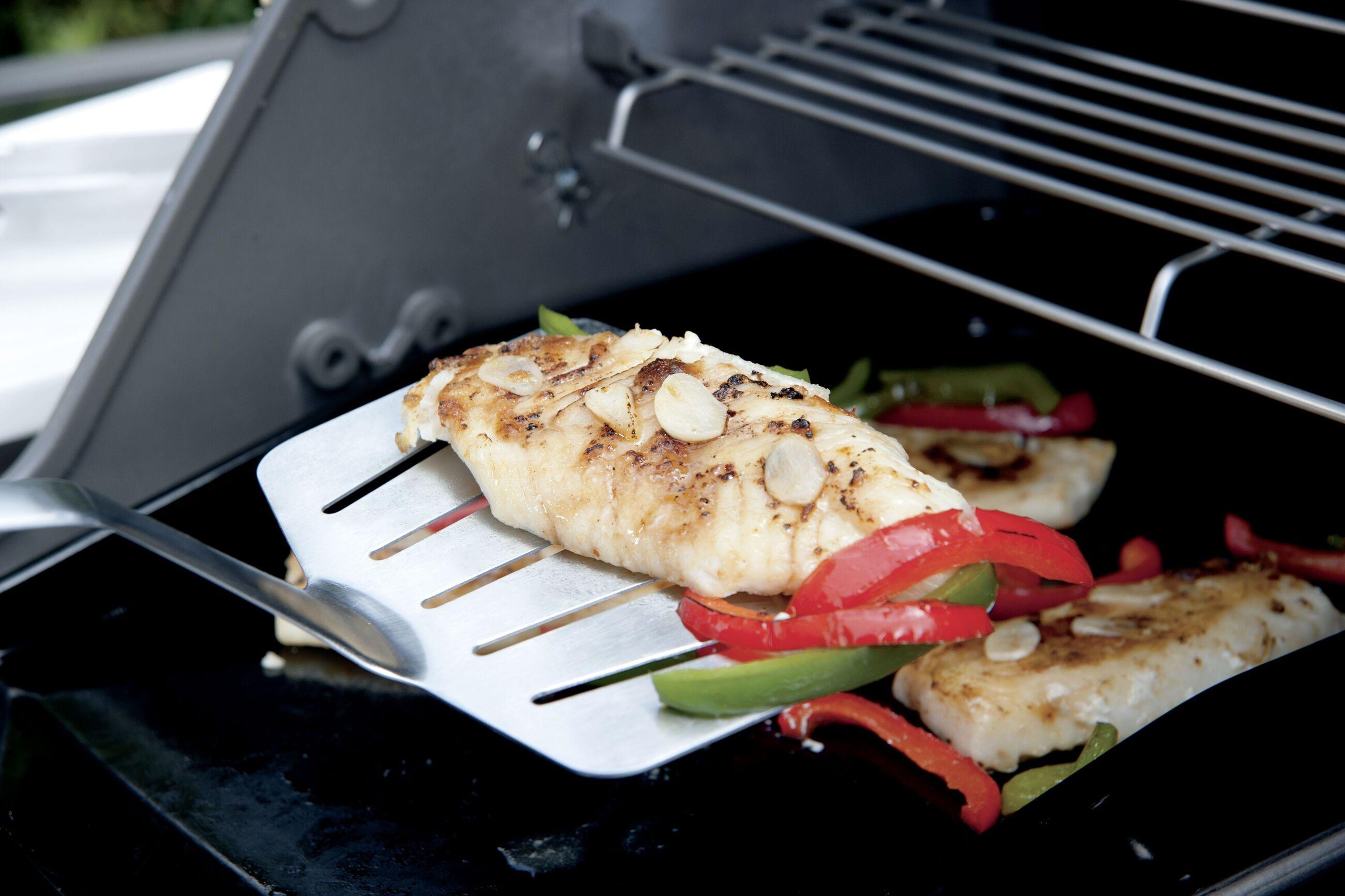 Pfannenwender-Edelstahl-grau-robust-hitzebeständig-spülmaschinengeeignet-günstig-bei mömax