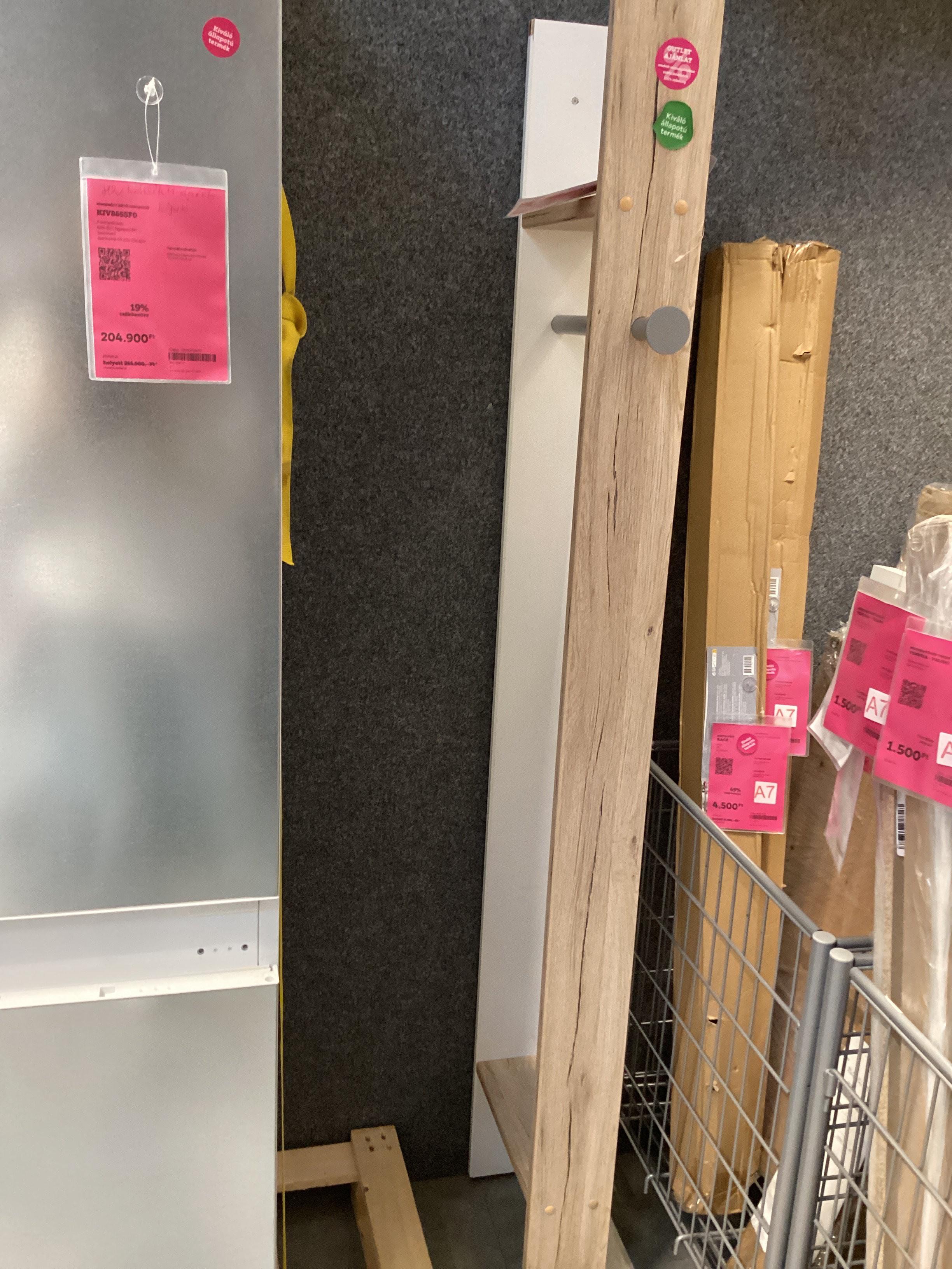 CSEPEL OUTLET ELŐSZOBAPANEL YOUNG