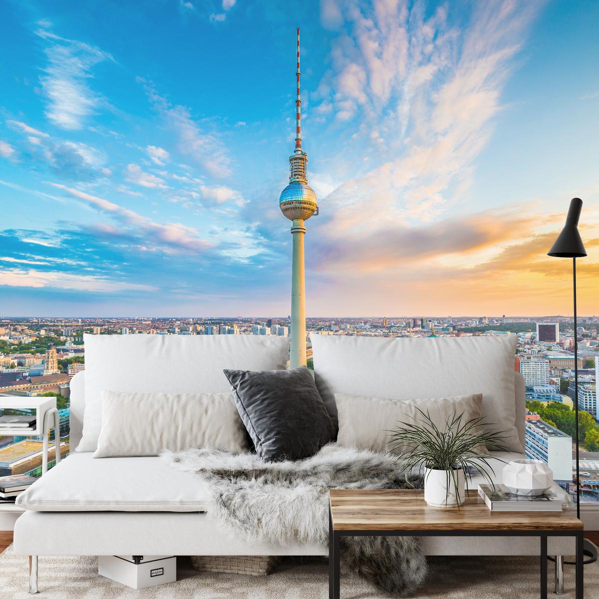 FOTOTAPETE für Wohnzimmer Fernsehturm Berlin Stadt Wolkenkratzer 150x105 - Beige/Orange, Papier (150/105cm) - Muralo