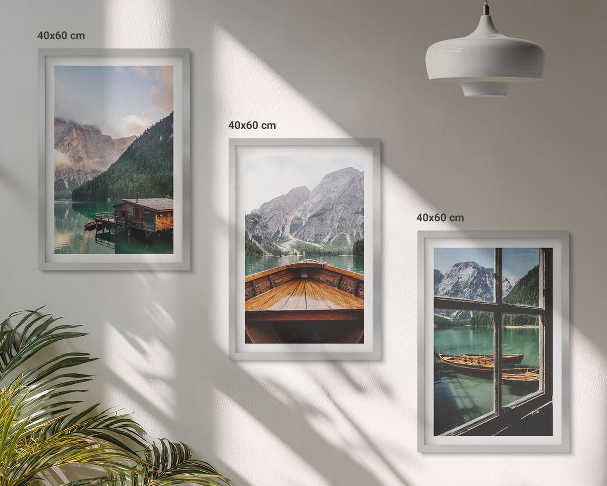 BILDER SET 3er Set - 40x60 cm Silberner Rahmen - Hütten am Bergsee Łódź - Silberfarben, Kunststoff (40/60cm) - TULUP