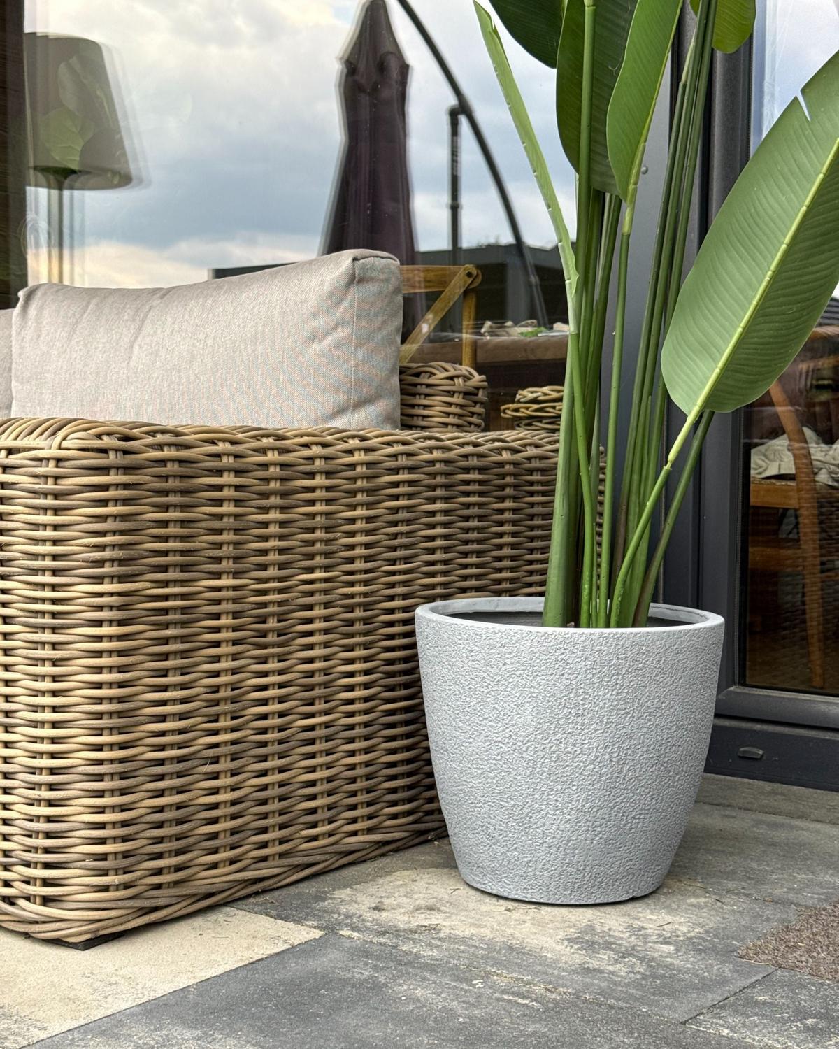 BLUMENTOPF hellgrau rund 36/36/32 cm Kannia - Hellgrau, Naturmaterialen (32cm) - Beliani