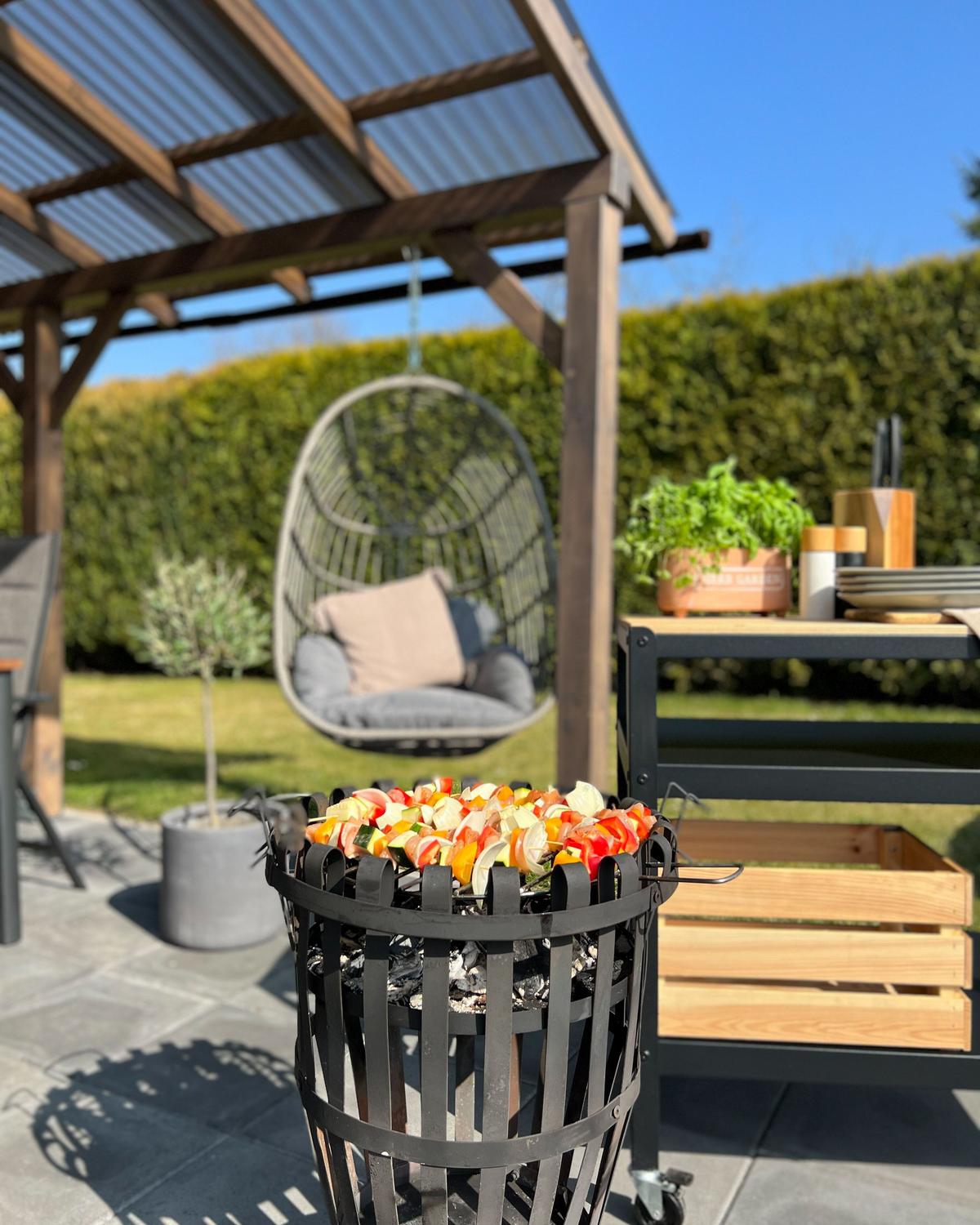 HÄNGESESSEL PE Rattan grau mit Sitzkissen Casoli - Grau, Kunststoff (84/113/70cm) - Beliani