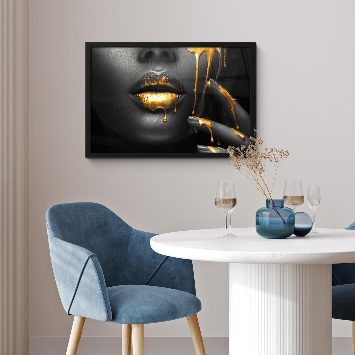 POSTER MIT RAHMENGERAHMTES BILD Frau - Schwarz - Gold - Gesicht - Lippen 60x40 cm - Goldfarben, Papier (60/40cm) - MuchoWow