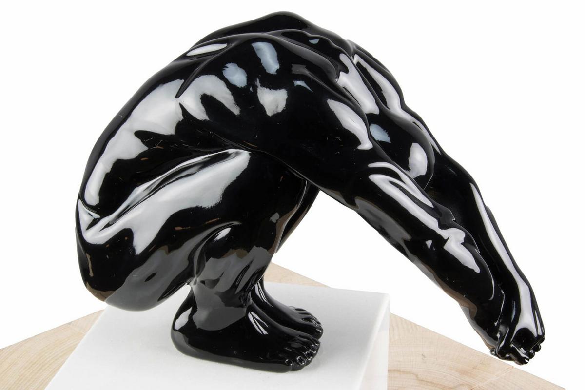 SKULPTUR Schwarz 20/23 cm - Schwarz, Stein (2.2/23/13cm) - KUNSTLOFT