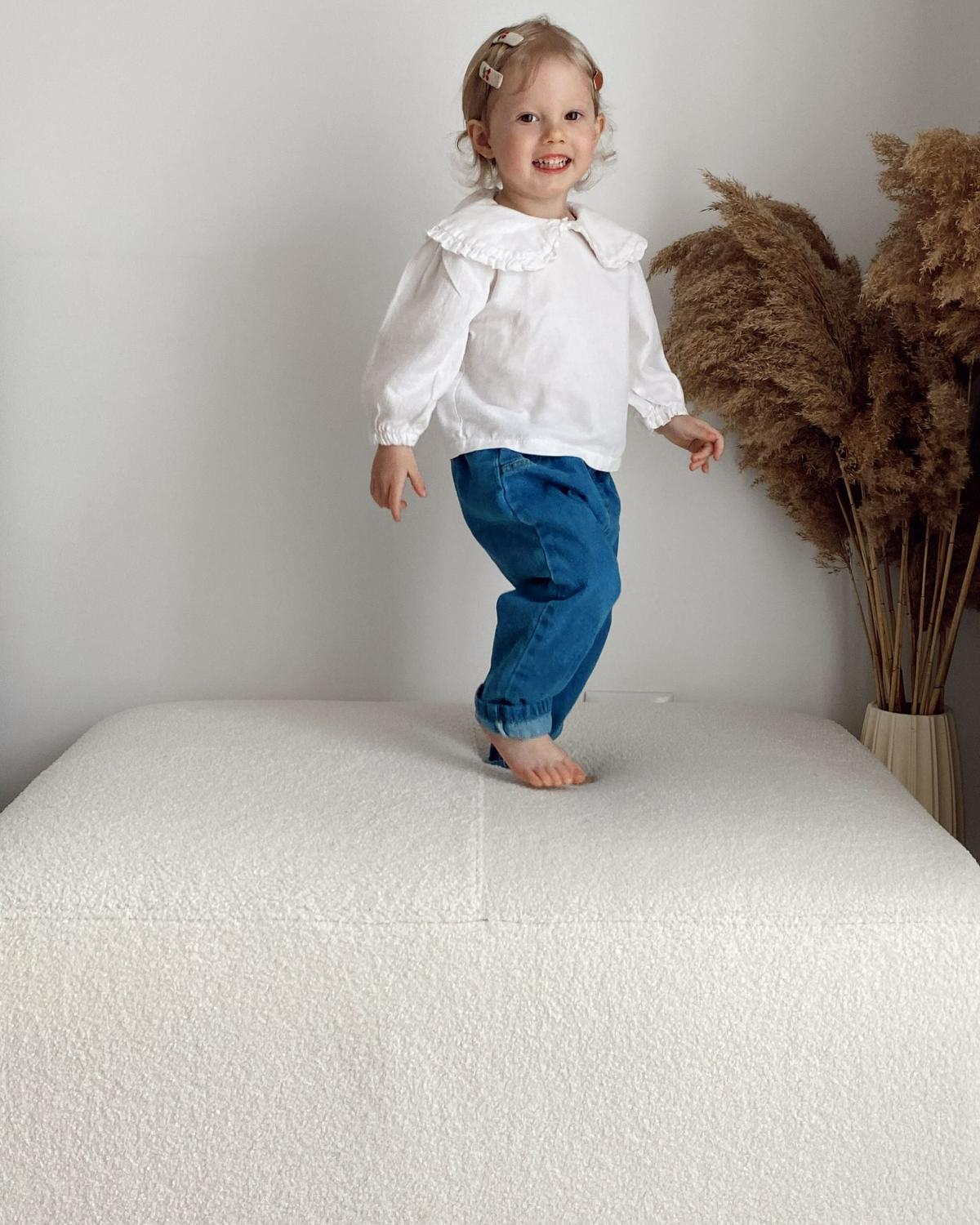OTTOMANE Bouclé Weiß Oslo - Weiß, Textil (95/46/71cm) - Beliani