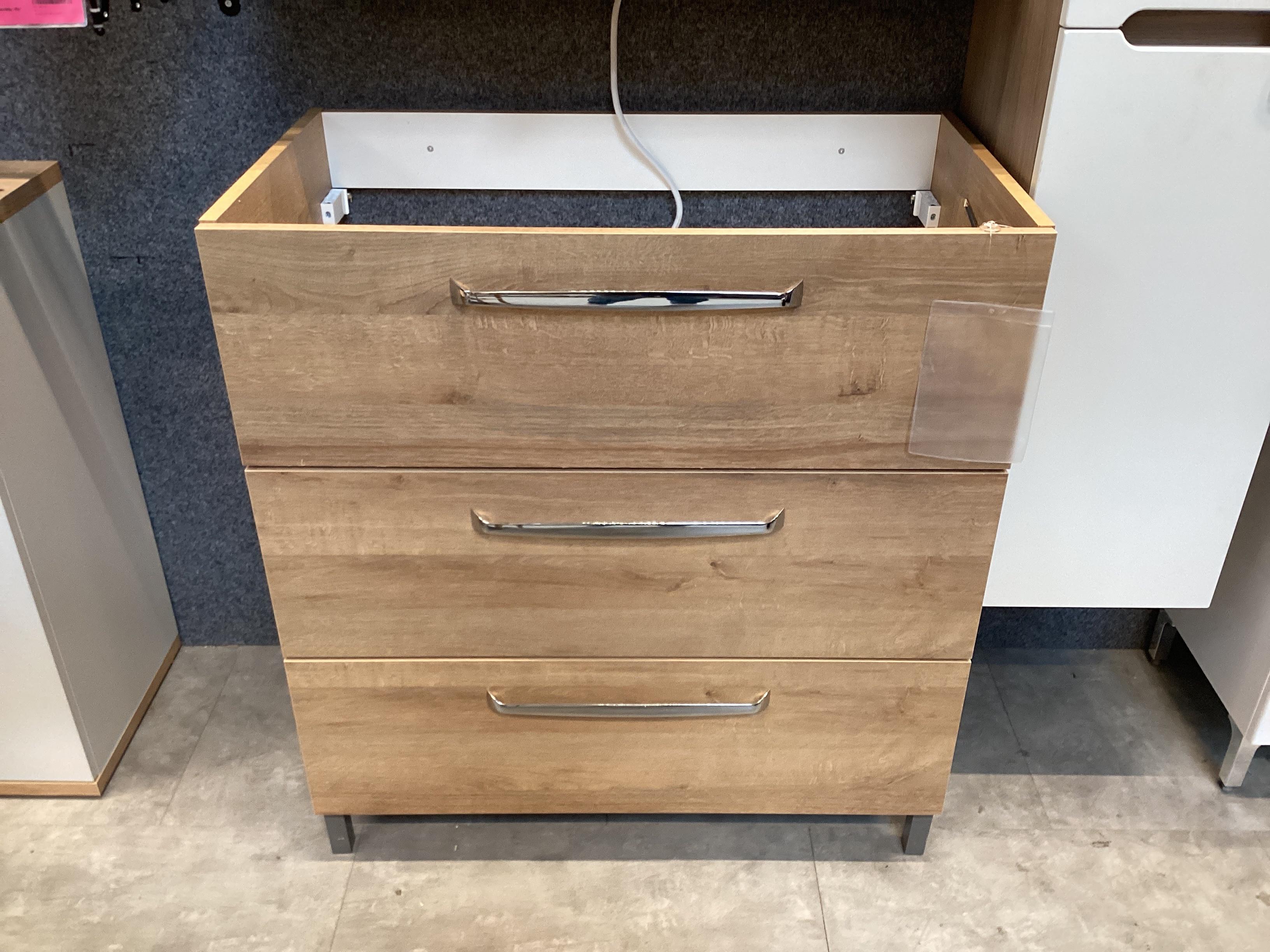 CSEPEL OUTLET MOSDÓ ALSÓSZEKRÉNY LUGA