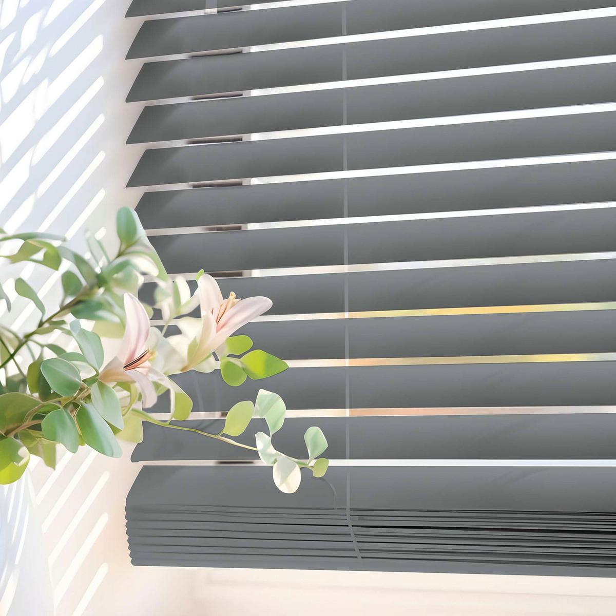 JALOUSIEN vinyl venetianische mit Grau Zugschnur 105x160 - Grau, Kunststoff (105cm) - STORESDECO