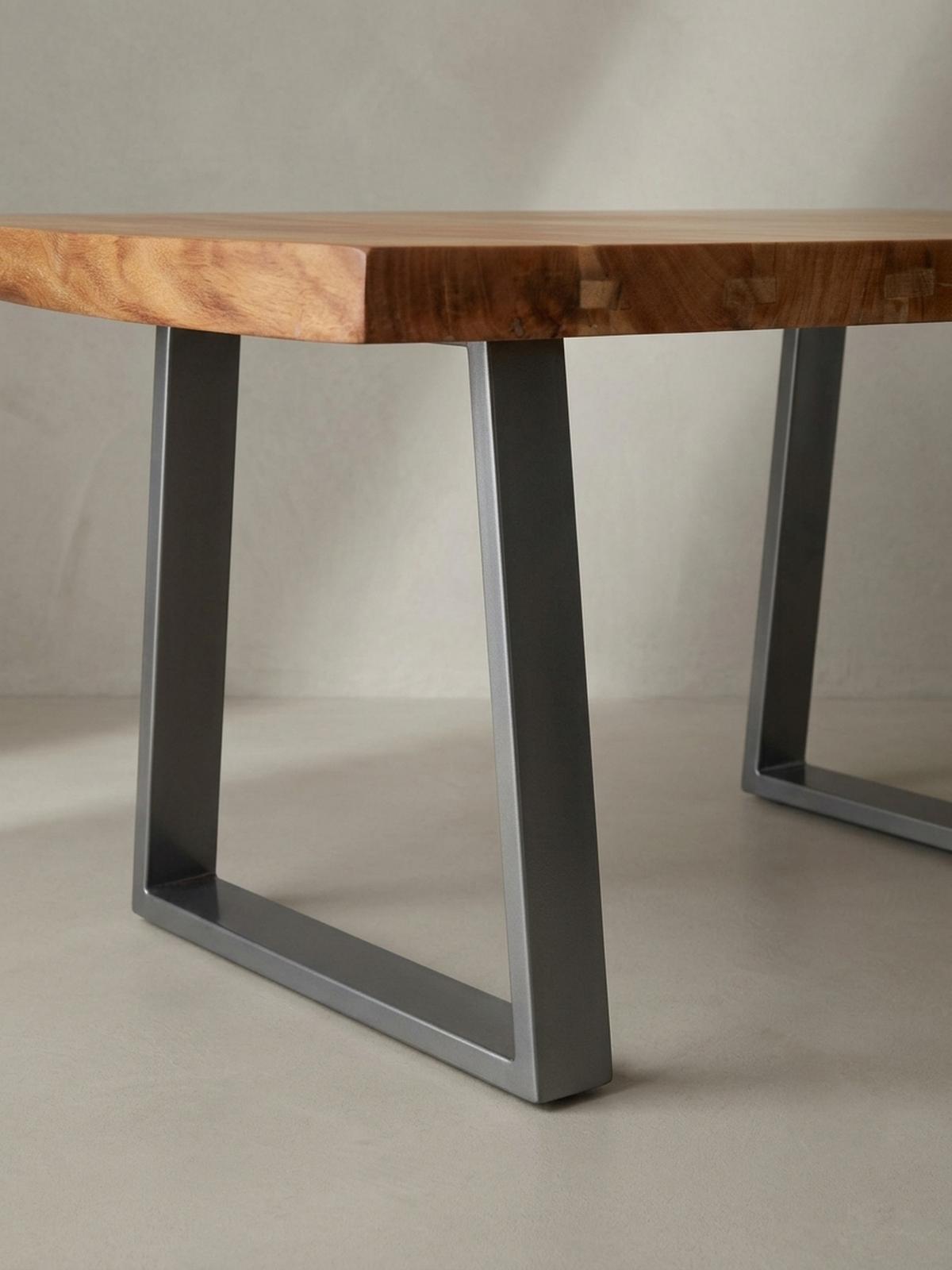 COUCHTISCH aus Akazie Massivholz mit Metall-Trapezbeinen und Baumkante im Design-Stil, Akazie-Silber 120x60x46 cm - Silberfarben/Akaziefarben, Holz/Metall (60/120/46cm) - KADIMA DESIGN