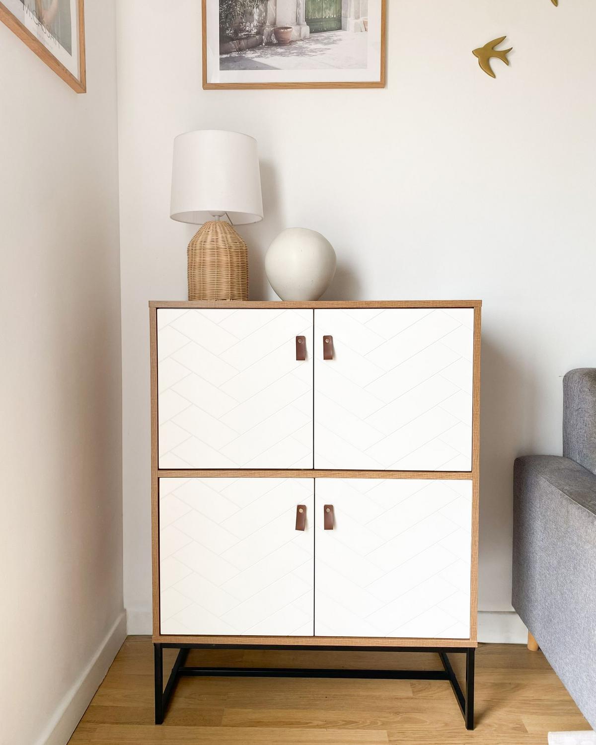 SCHRANK Hellbraun/Weiß Nueva - Weiß, Holzwerkstoff (76/100/39cm) - Beliani