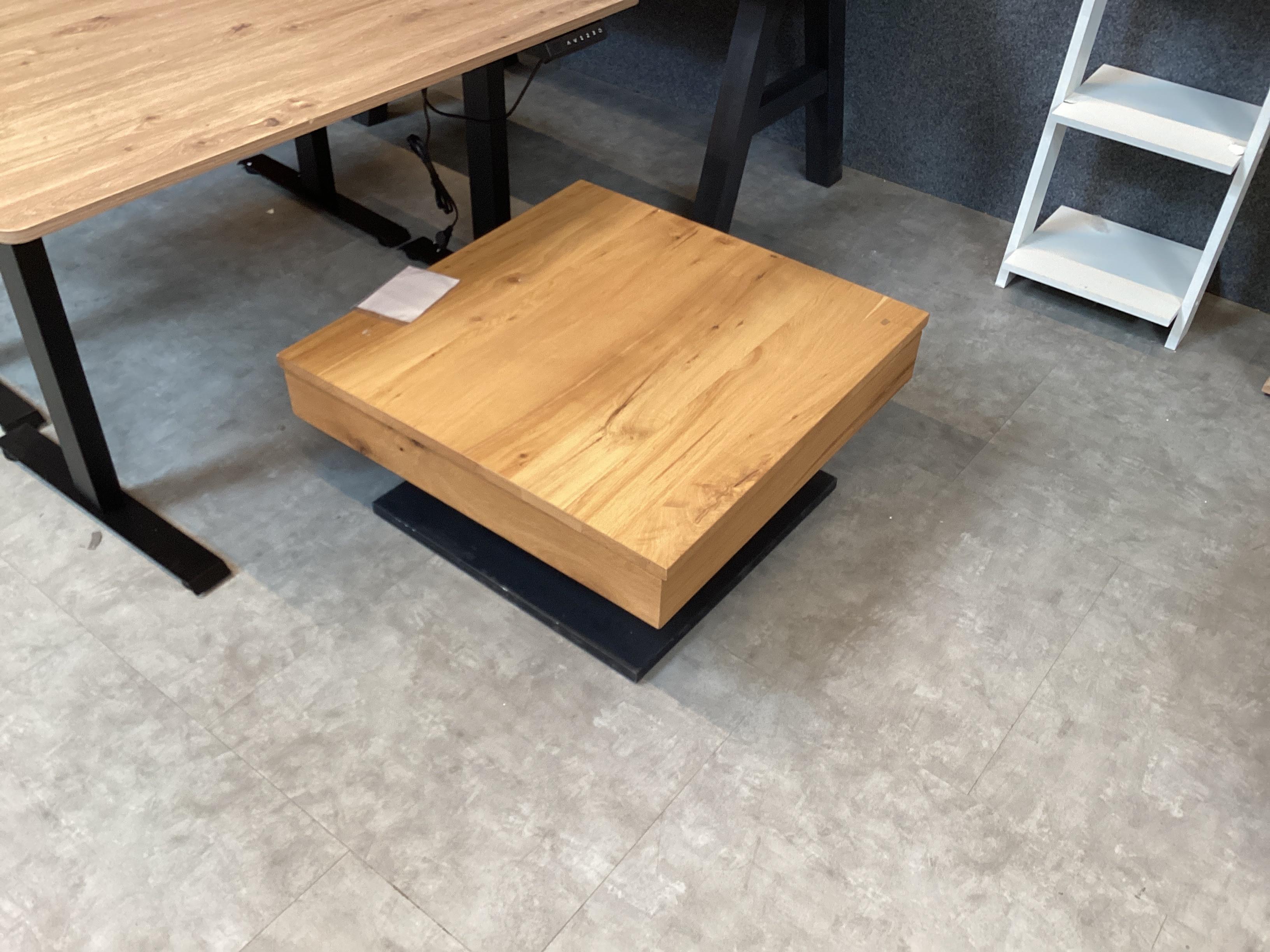CSEPEL OUTLET DOHÁNYZÓASZTAL MONROVIA