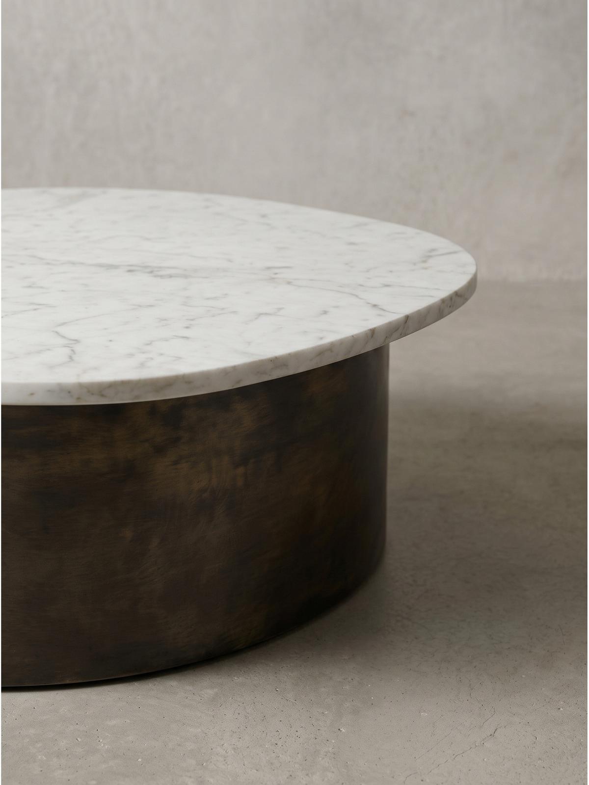 COUCHTISCH VIGEVANO, Marmor, handgefertigt, Weiß-Gold, 63 x 63 x 30 cm - Goldfarben, Stein/Metall (63/63/30cm) - KADIMA DESIGN