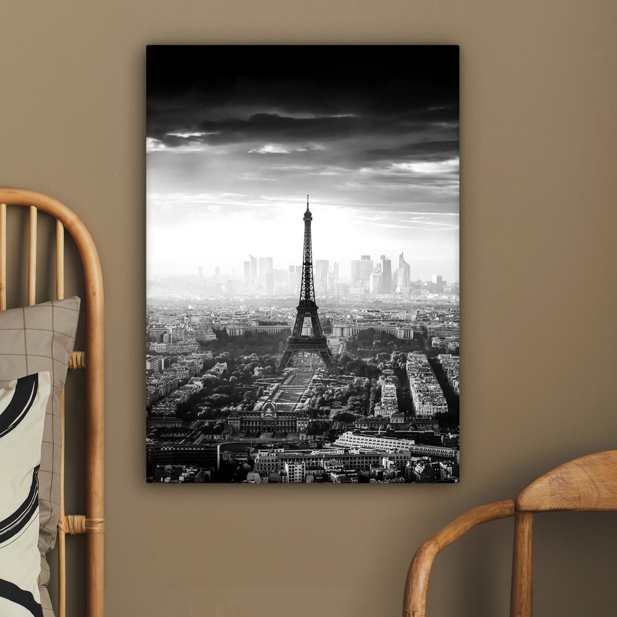 LEINWANDBILD Paris - Skyline - Eiffelturm - Stadt - Wolken Wandbild Wohnzimmer 60x80 cm - Dunkelgrau, Textil (60/80cm) - MuchoWow