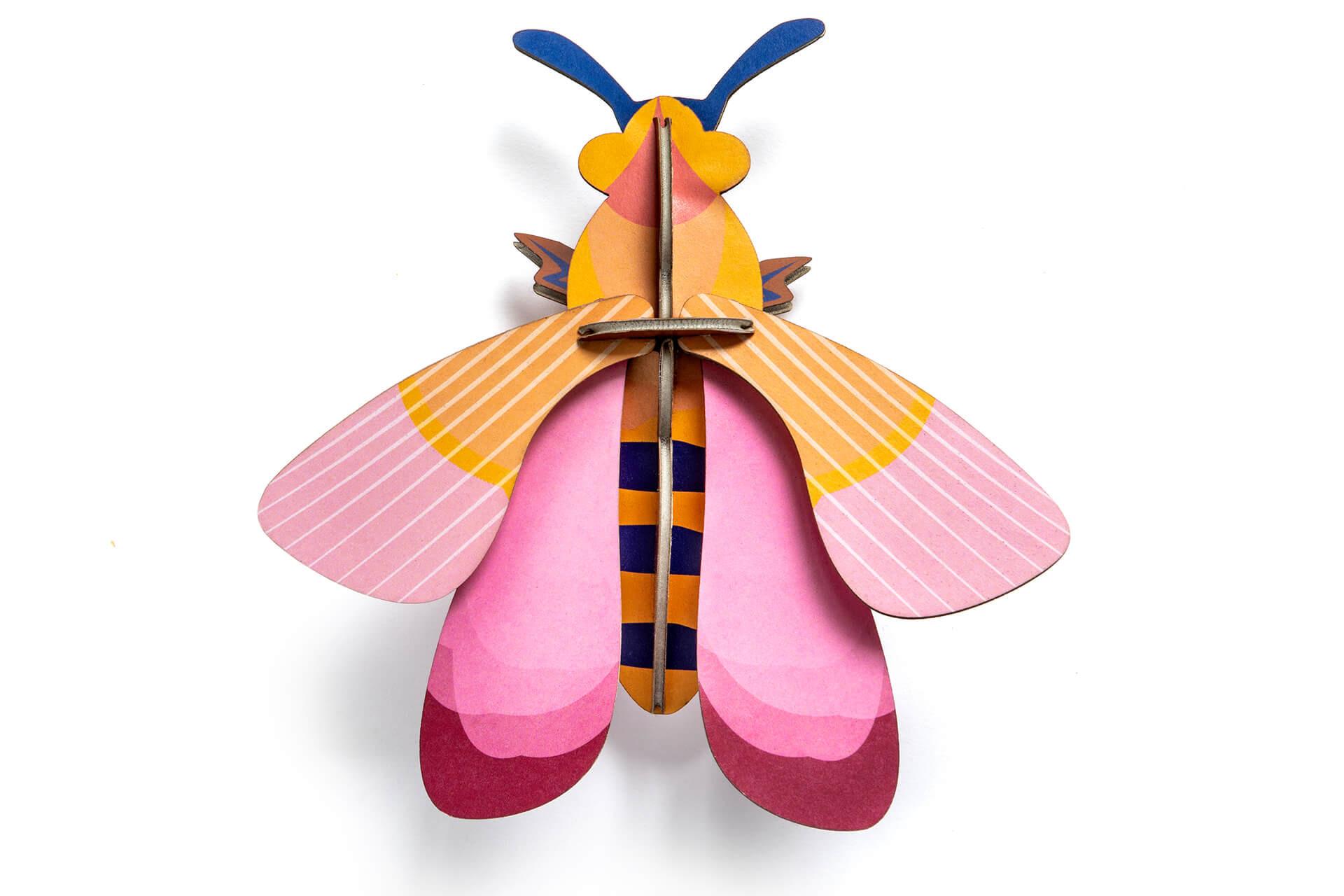 WANDDEKO Rosenbiene 16/6 cm - Pink, Wellpappe (16/6/17cm) - Studio Roof