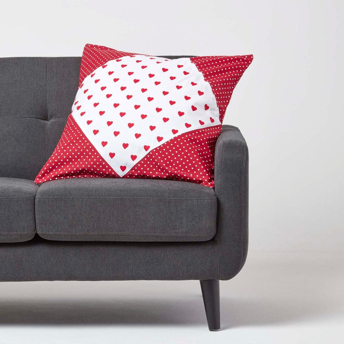 PATCHWORK-KISSENHÜLLE Herzen 60/60 cm - Rot, Textil (60/60cm) - Homescapes