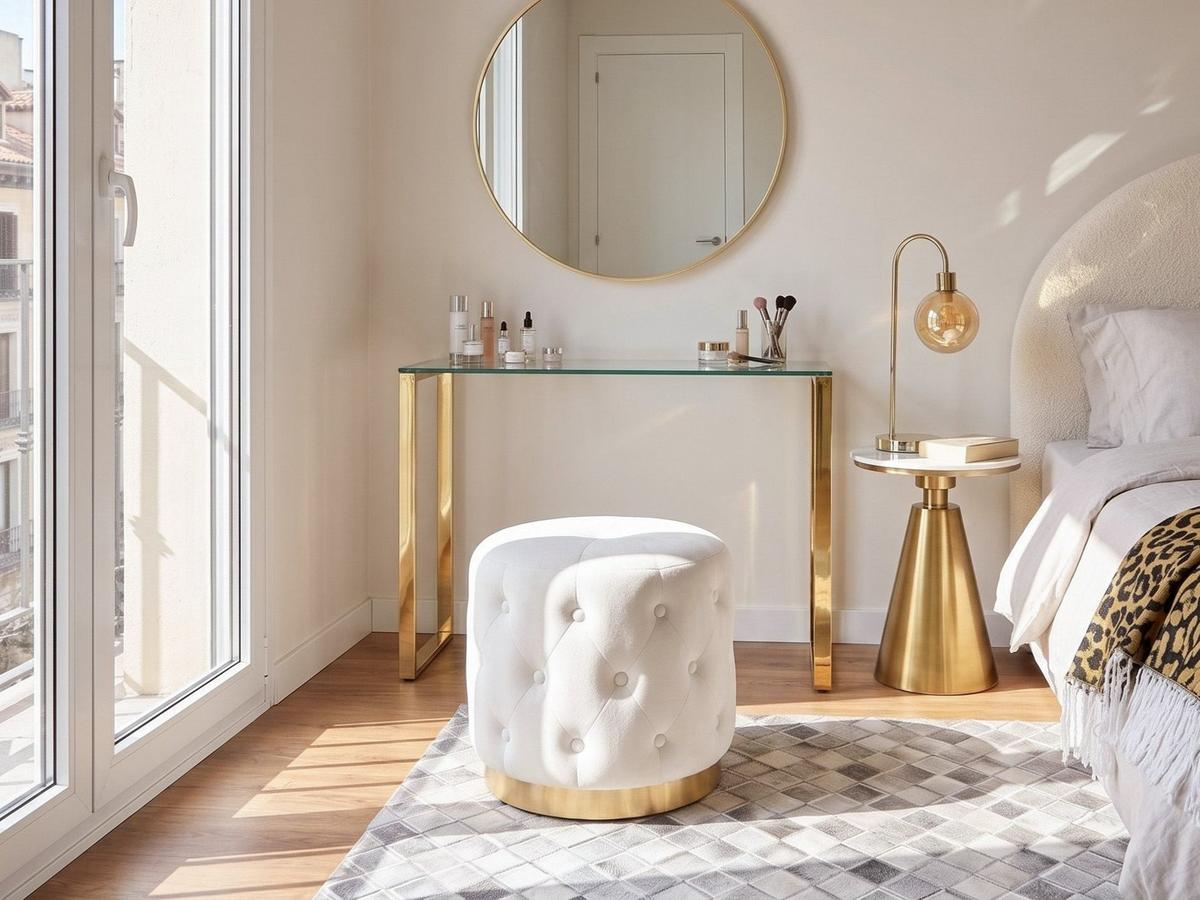 POUF Samtstoff Cremeweiß Carrollton - Creme, Textil (40/41/40cm) - Beliani