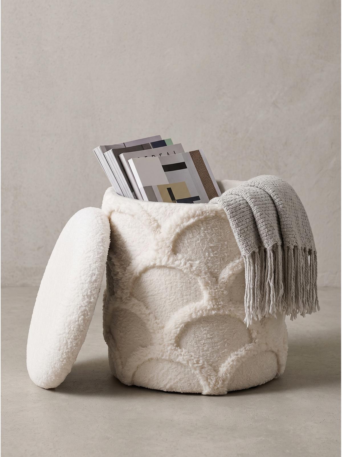 SITZHOCKER RHONE, Teddystoff, mit Wellenmuster, Creme, Ø 40 x 45 cm - Beige/Creme, Textil (40/45/40cm) - KADIMA DESIGN