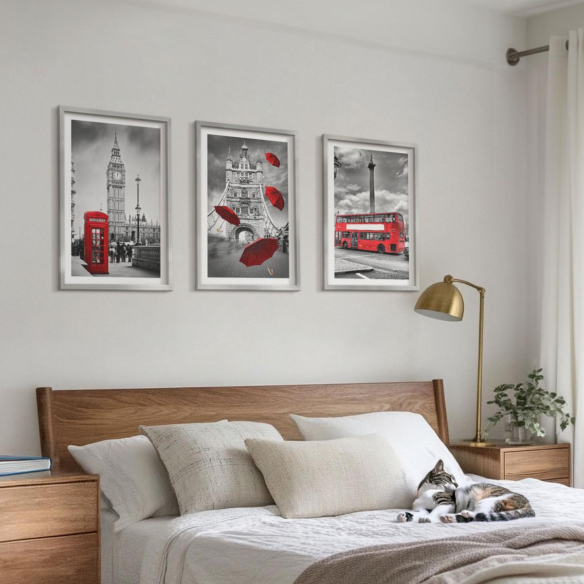BILDER SET 3er Set - 40x60 cm Silberner Rahmen - Roter Regenschirmstand und Londoner Bus - Silberfarben, Kunststoff (40/60cm) - TULUP