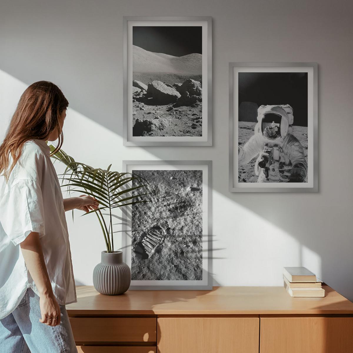 BILDER SET 3er Set - 40x60 cm Silberner Rahmen - NASA-Fotos vom Mond Astronaut - Silberfarben, Kunststoff (40/60cm) - TULUP