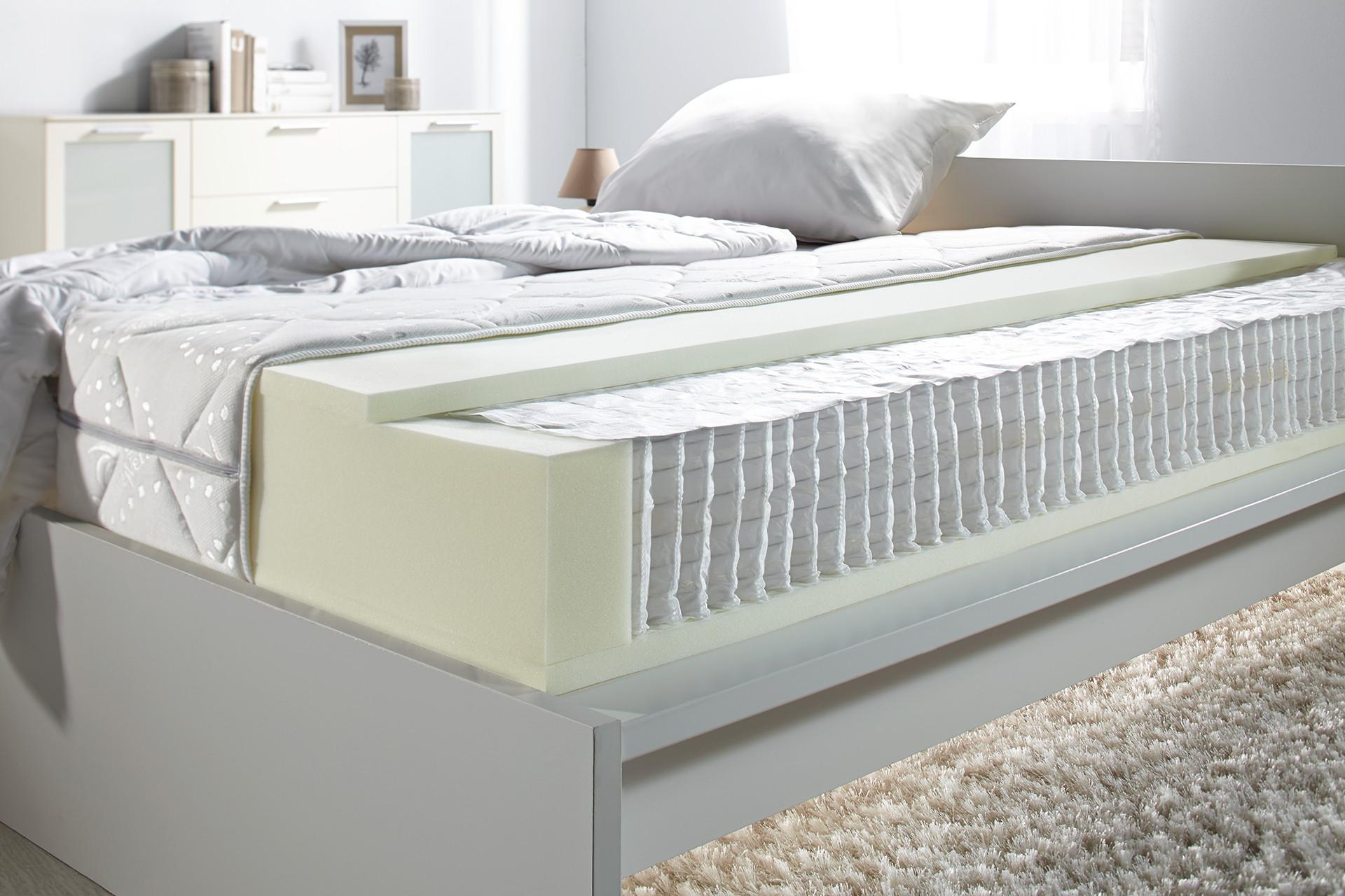 Taschenfederkern-Innenleben einer Boxspring-Matratze von mömax. |