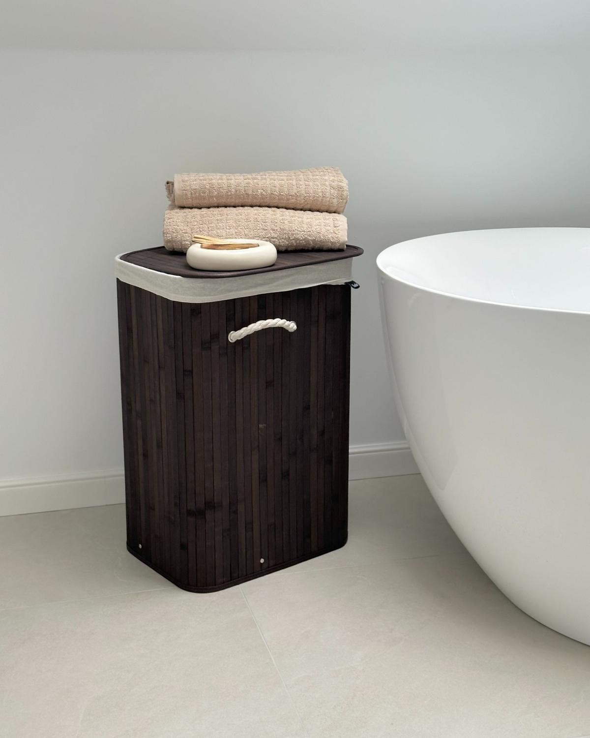 KORB Dunkler Holzfarbton Komari - Dunkelbraun/Weiß, Holz (40/60/30cm) - Beliani