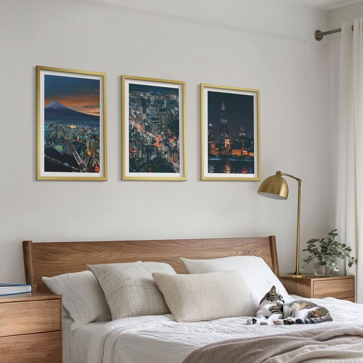 BILDER SET 3er Set - 40x60 cm Goldrahmen - Bergpanorama der Stadt bei Nacht - Goldfarben, Kunststoff (40/60cm) - TULUP