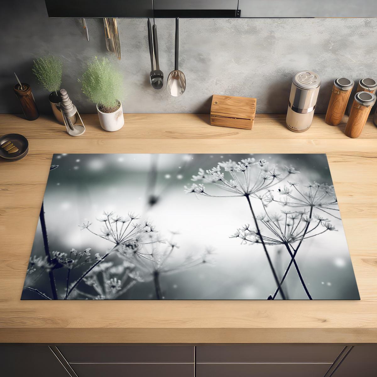 HERDABDECKPLATTE Blumen - Winter - Schnee - Natur Ceranfeldabdeckung 85x52 cm - Grau, Kunststoff (85/52/0.2cm) - MuchoWow