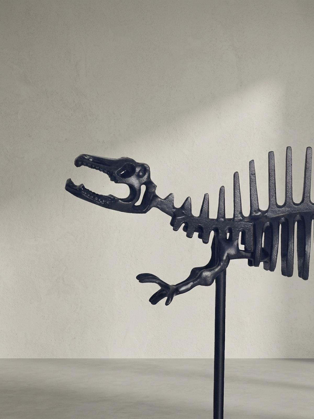 DEKOFIGUR T-Rex Aluminium Schwarz 62 cm mit Sockel - Schwarz, Metall (62/33/12cm) - KADIMA DESIGN