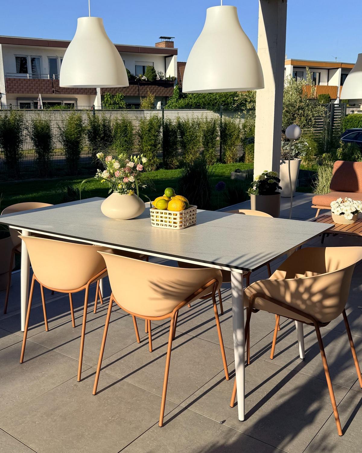 GARTENTISCH 180/90 cm Steinoptik Travertinoptik Tolentino - Beige, Kunststoff (180/90/75cm) - Beliani