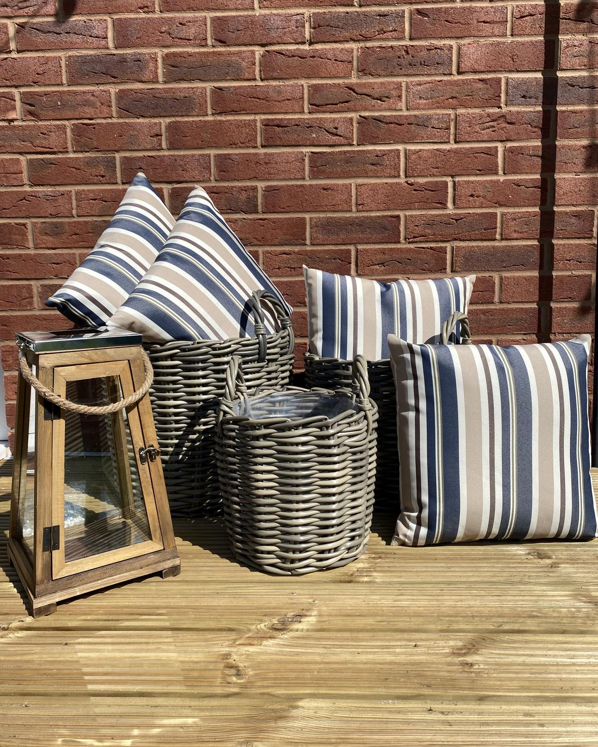 BLUMENKORB 3er-Set Rattan taupe rund 40-37/35-31/29-24 cm Nikiti - Braun, Kunststoff (45cm) - Beliani