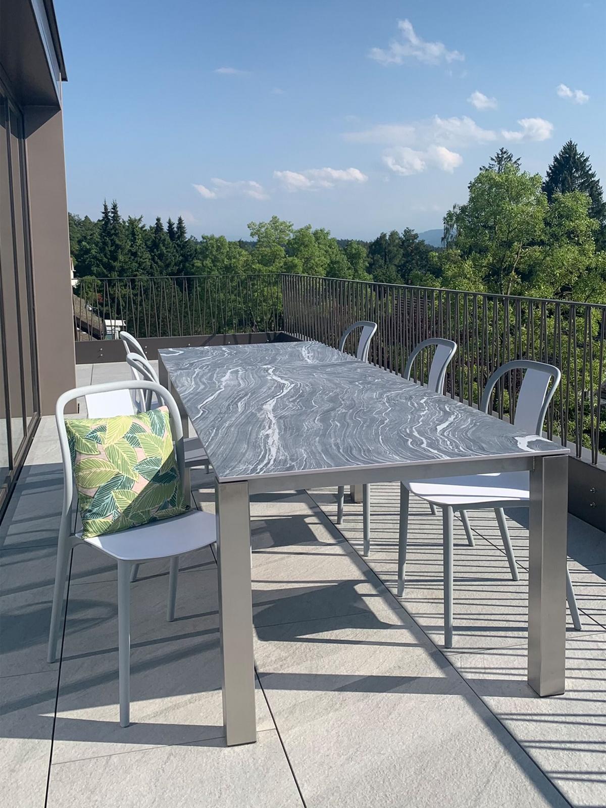 GARTENSTUHL 4er-Set Kunststoff weiß/grau Spezia - Weiß/Grau, Kunststoff (42/89/49cm) - Beliani