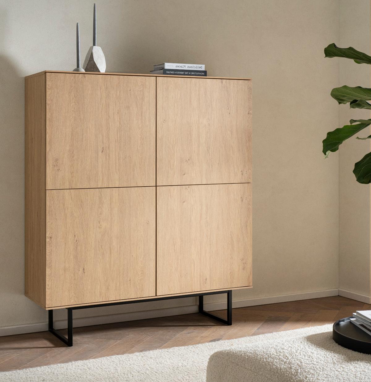 HIGHBOARD Stone Eiche, 4-türige Kommode 115 x 137 cm mit Push-to-Open - Eichefarben/Schwarz, Holzwerkstoff/Metall (115/137/40cm) - Furn.Design
