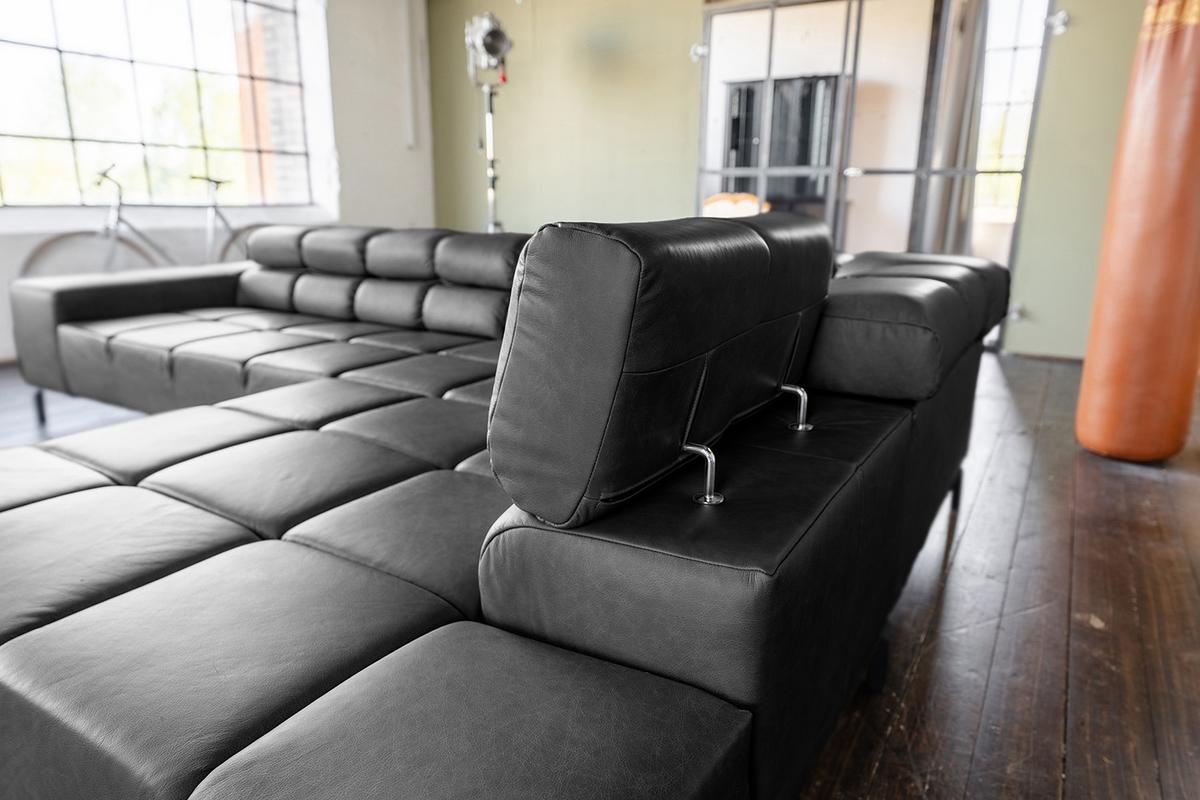 ECKSOFA NELSON Schwarz Leder - Schwarz, Leder/Metall (321/216cm) - KAWOLA