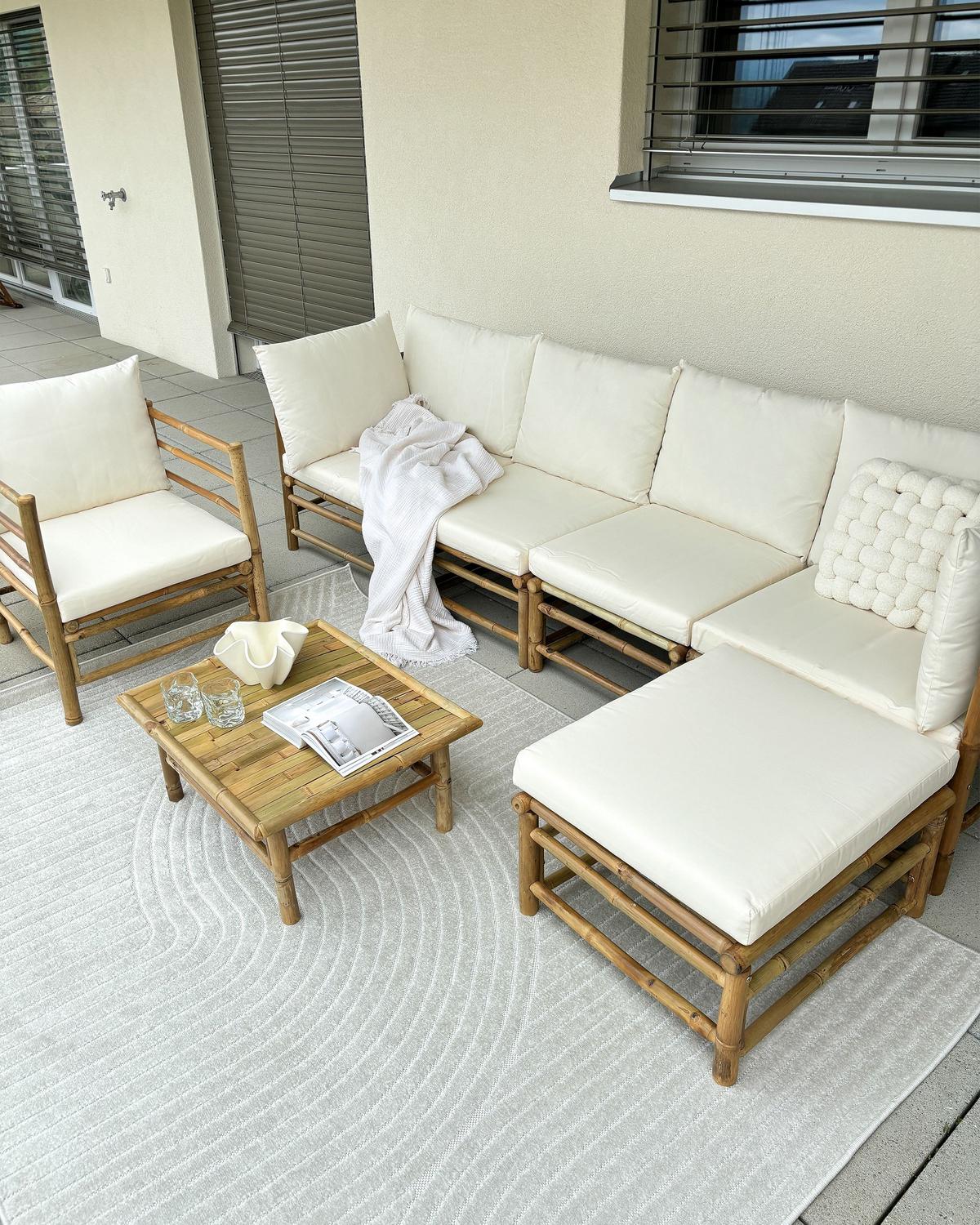 GARTENTISCH 64/55 cm Massivholz Heller Holzfarbton Cerreto - Hellbraun, Holz (55/64/20cm) - Beliani