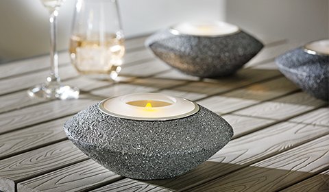 Praktische Solarleuchte für romantische Lichtstimmung für laue Sommerabende.