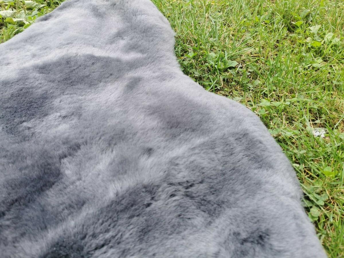 FELL Merino Lammfell Schaffell Grau ca. 105 cm - Grau, Fell (55/105cm) - Provellus