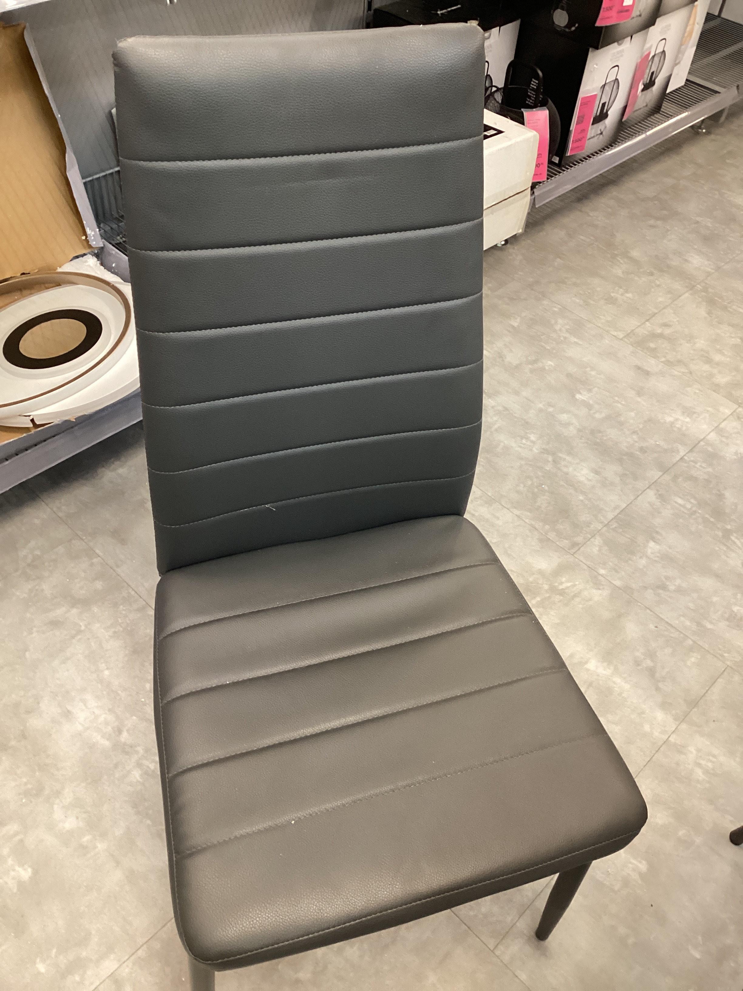 CSEPEL OUTLET DANI SZÉK